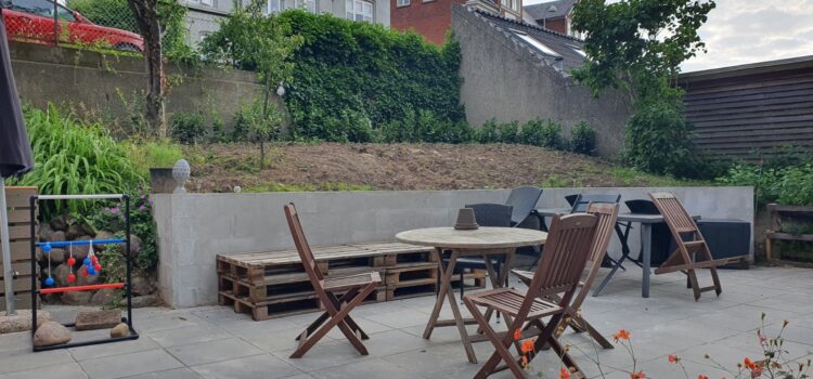 Varmestuen har fået en ny terrasse